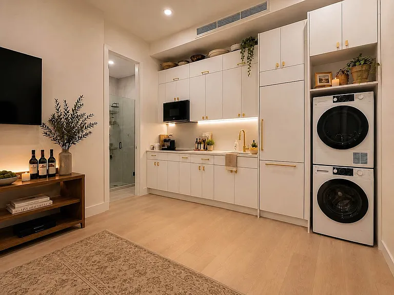 155 Smith St #1D — Photo 2