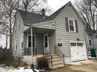 719 S Cross St, Sycamore, IL 60178