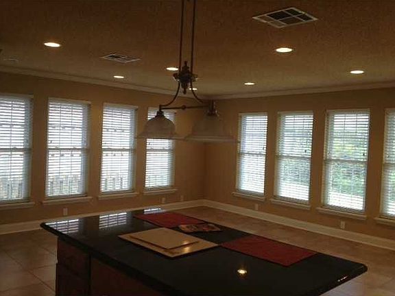 3rd image of 1405 Avenue G