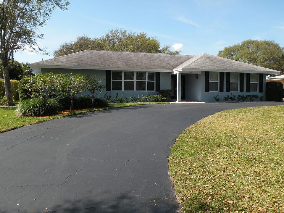 1st image of 261 Country Club Dr