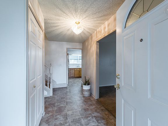 4th image of 330 Dellfield Way