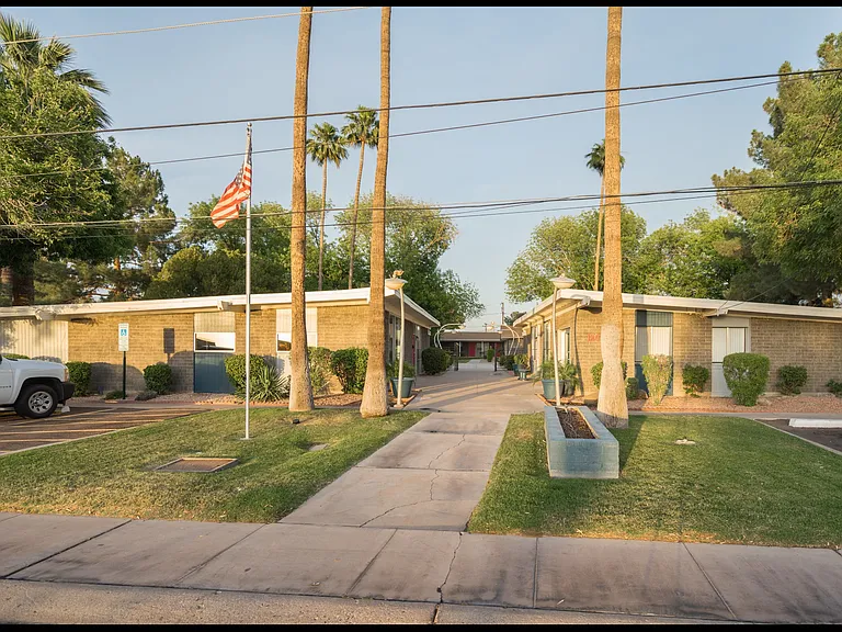 Parkside Apartments — Photo 13