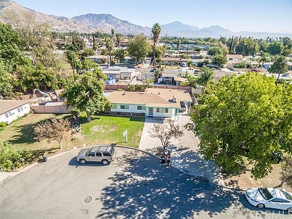 3rd image of 6611 Mitad Ct