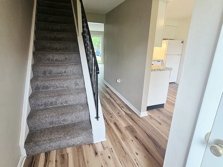 564 Caddy Dr — Photo 3