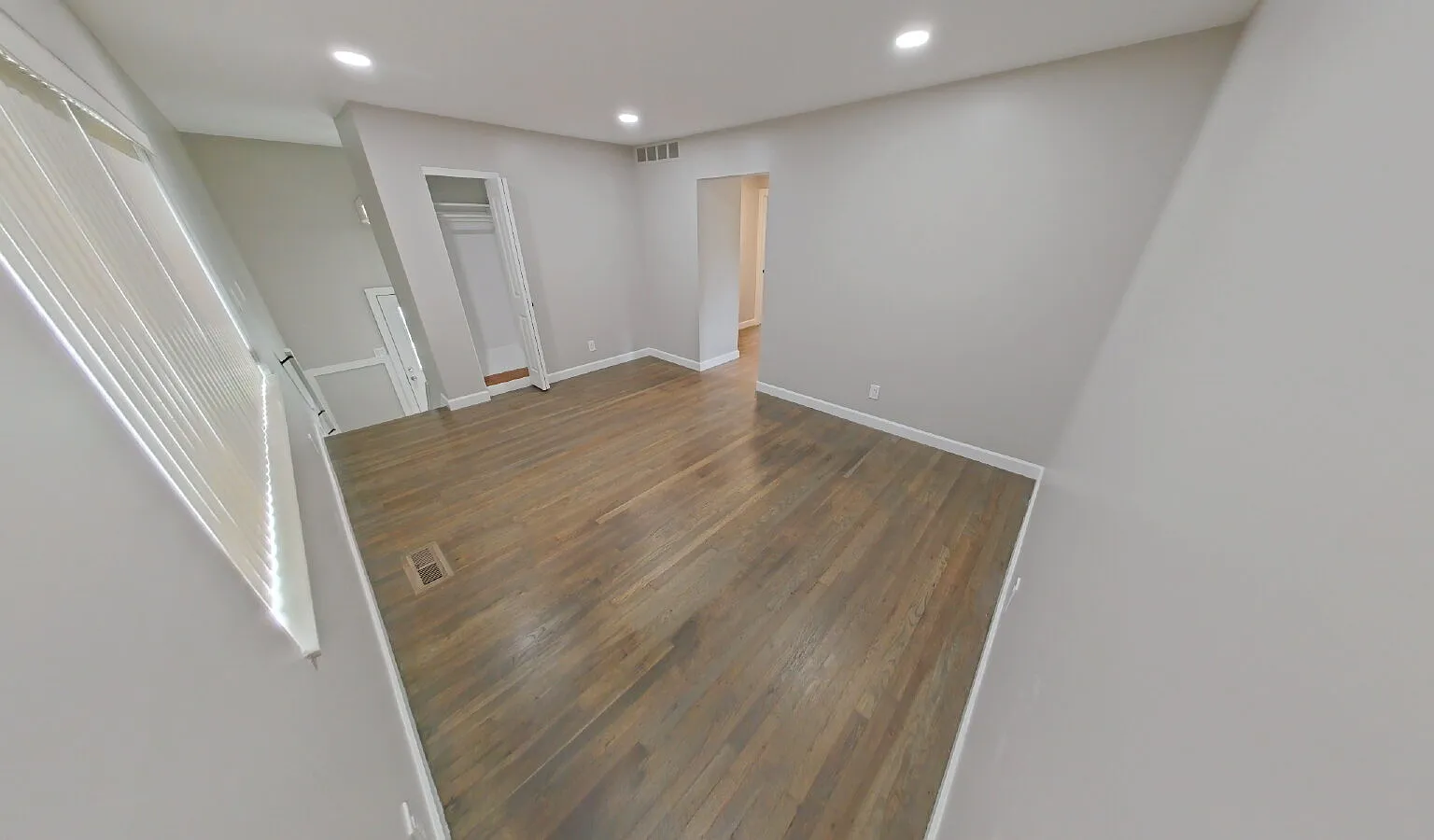 3 bed, 1.5 bath, 1550 sqft, $2,200 — Photo 3