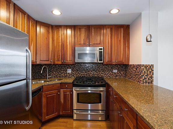 3rd image of 3900 N Pine Grove Ave APT 809
