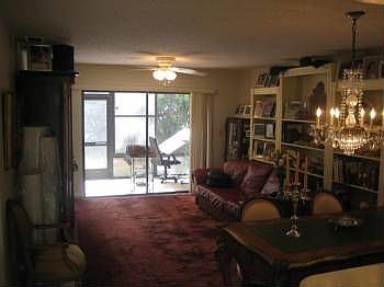 5th image of 955 Country Club Dr