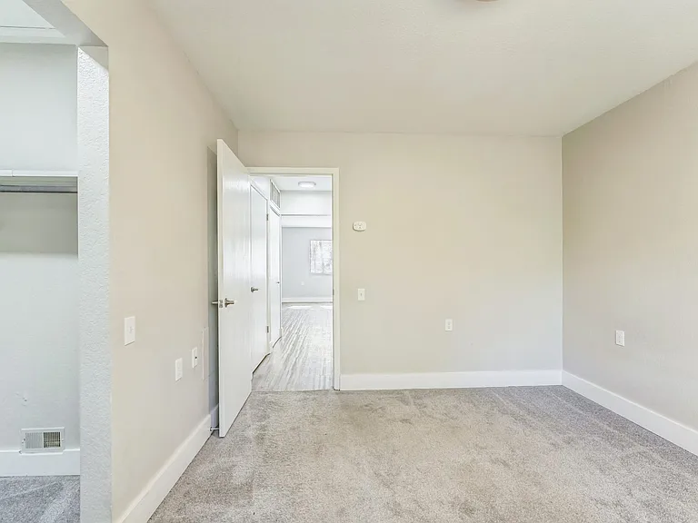 Pine Creek Apartments — Photo 10
