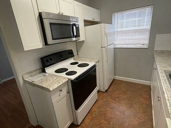 3rd image of 1712 Garvin St