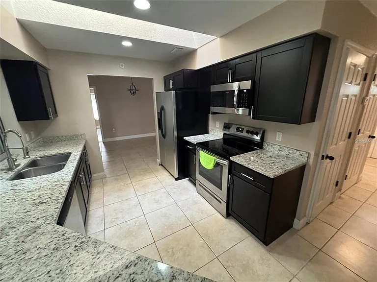 23289 Nancy Ave — Photo 5