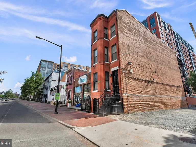 915 5th St NW — Photo 3