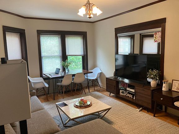 3rd image of 4618 N Sacramento Ave APT 3