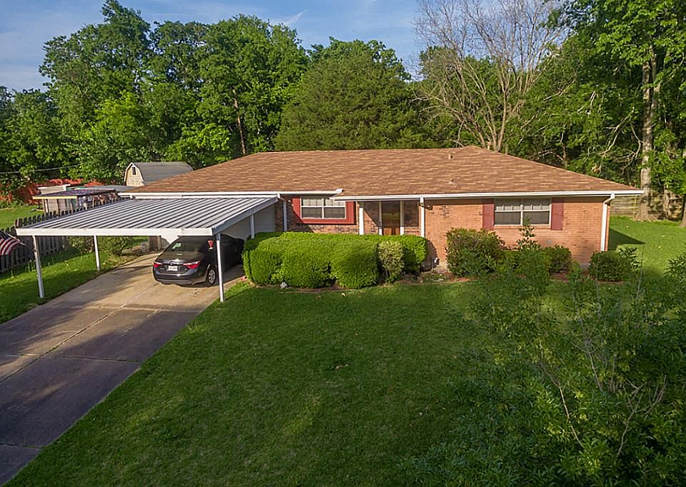 1st image of 405 Far Hills Ln