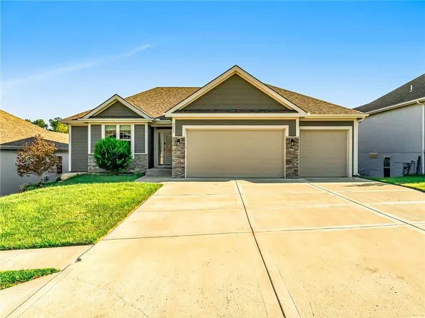 8615 NW 74th Ter, Kansas City, MO 64152