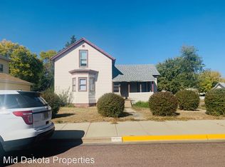422 E 1st Ave, Mitchell, SD 57301