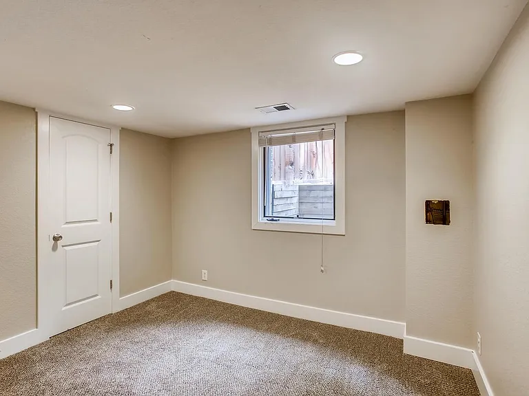 1596 S Lincoln St — Photo 20