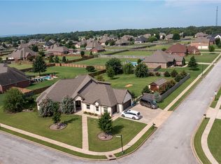 329 Driftwood Dr, Farmington, AR 72730