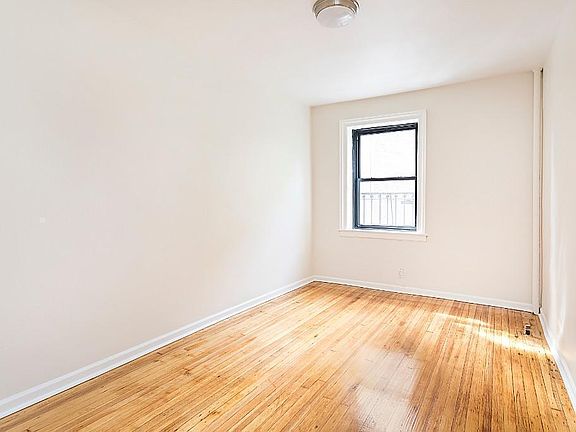3rd image of 735 W 172nd St APT A31