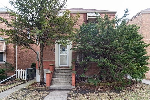 1st image of 2907 N Oak Park Ave