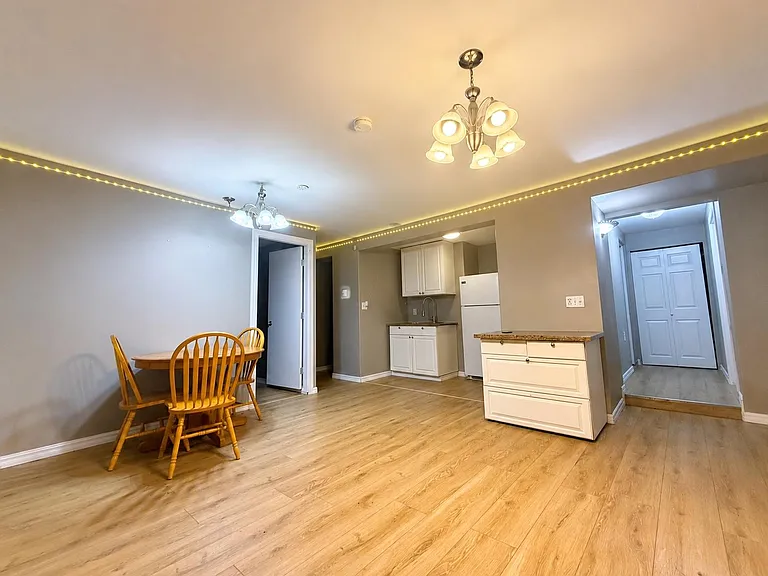 11530 Wood St — Photo 4