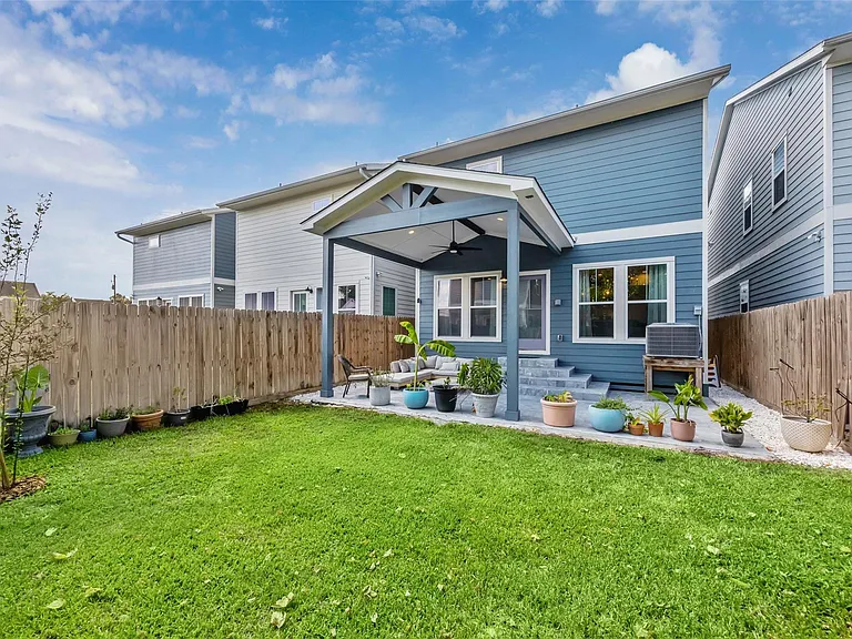 3404 Castor St — Photo 25