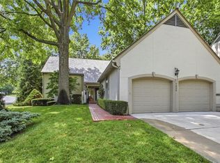 7930 Bristol Ct, Prairie Village, KS 66208