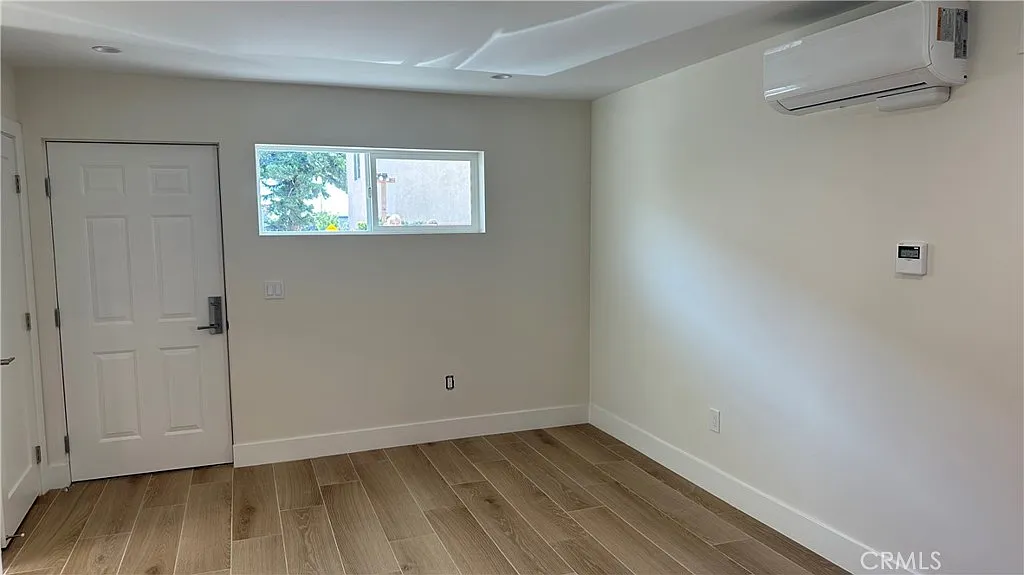 2 bed, 900 sqft, $2,800 — Photo 2