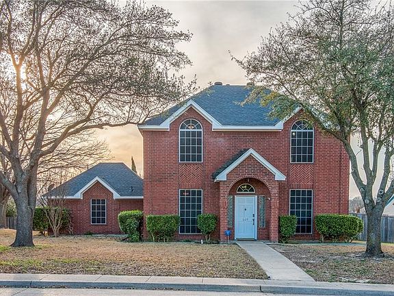 2nd image of 609 Prestonwood Trl
