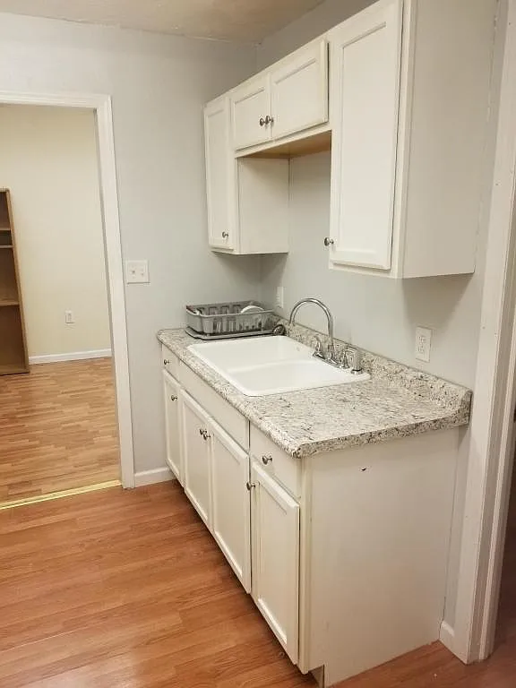 110 N Main St, Apt 5 — Photo 2