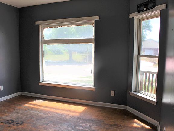 4th image of 729 E Vine St APT 2