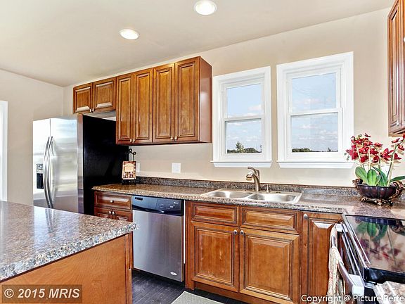 4th image of 1013 Corbett St