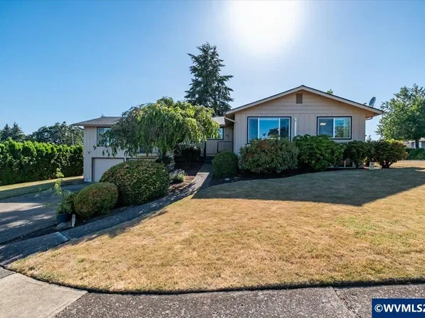 157 NE Fern Ct, Dallas, OR 97338