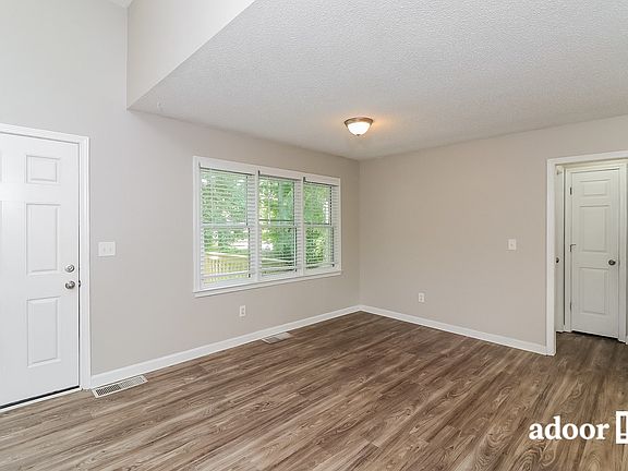 5th image of 395 Camden Woods Dr
