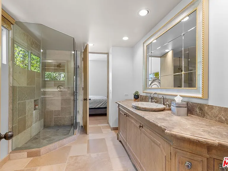 605 N Hillcrest Rd — Photo 24