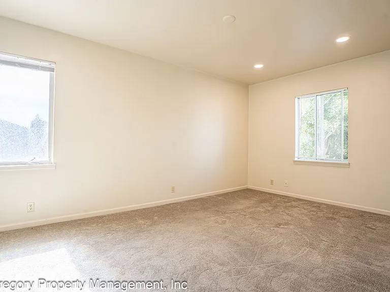 1710 Benton — Photo 7