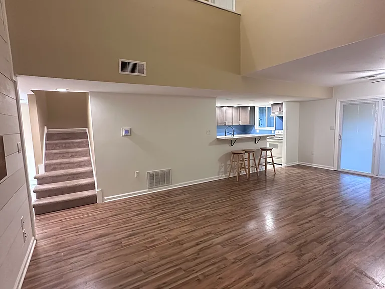 619 Cedar Ridge Ln — Photo 3