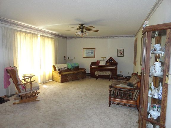 2nd image of 609 2nd Ave E