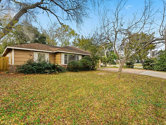 2nd image of 1759 S Park Dr