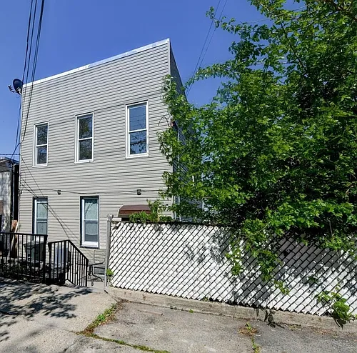 1103 Grand Ave Photo 1