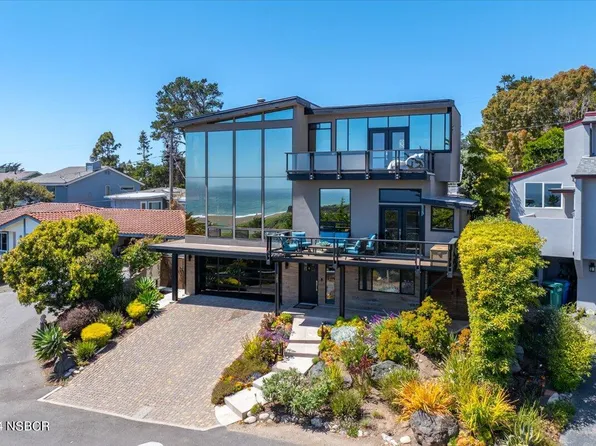 383 Croyden Ln, Cambria, CA 93428