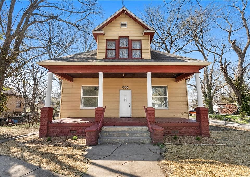 1st image of 635 N Cedar St
