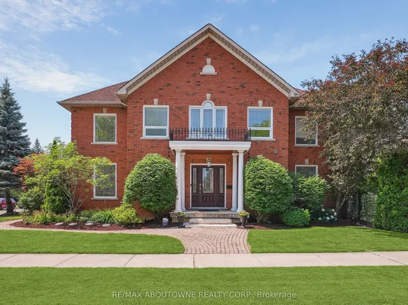 1424 The Links Dr, Oakville, ON L6M 2N9