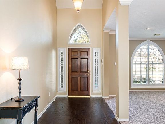 The symmetry of these windows is so calming.