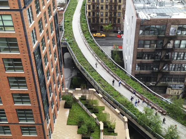 505 West 29th Street image 4 of 25