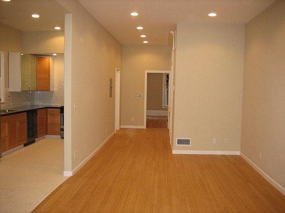 4th image of 460 N Marengo Ave #462