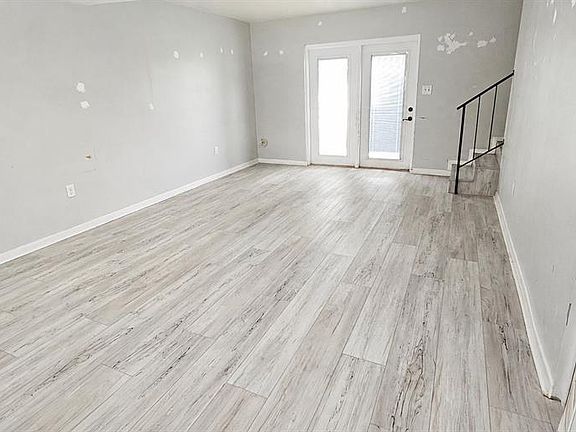 2nd image of 2405 SE 16TH AVENUE #B