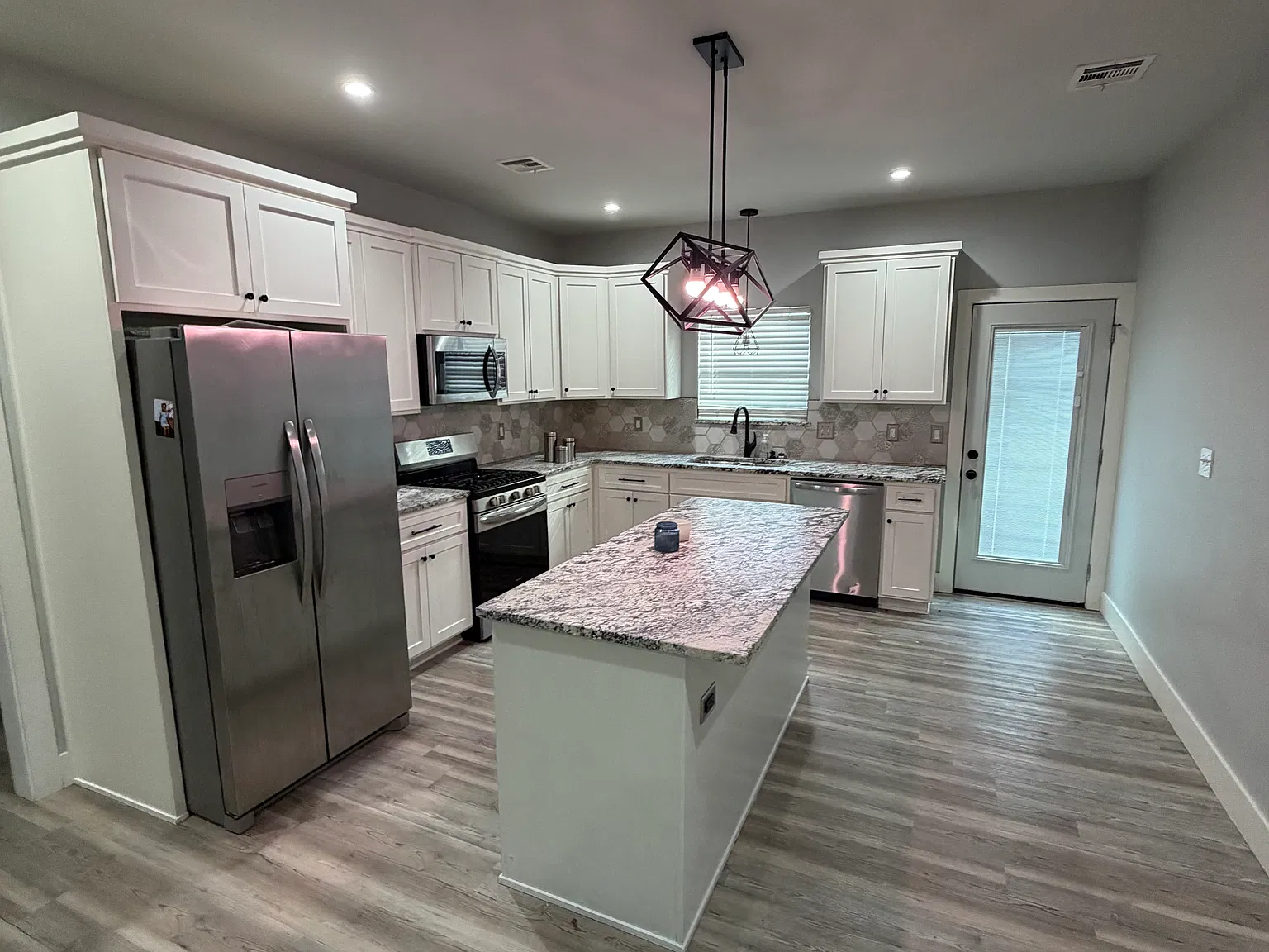 3 bed, 1238 sqft, $1,700 — Photo 3