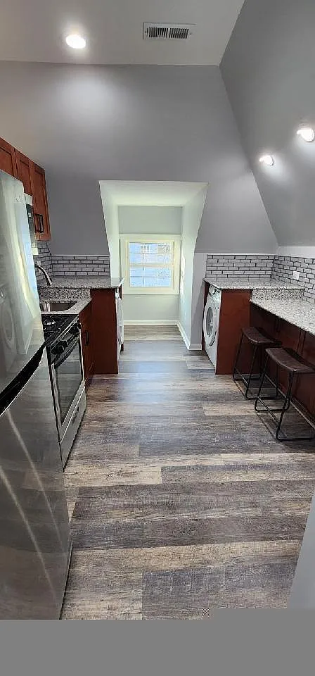 1 bed, $1,225 — Photo 3