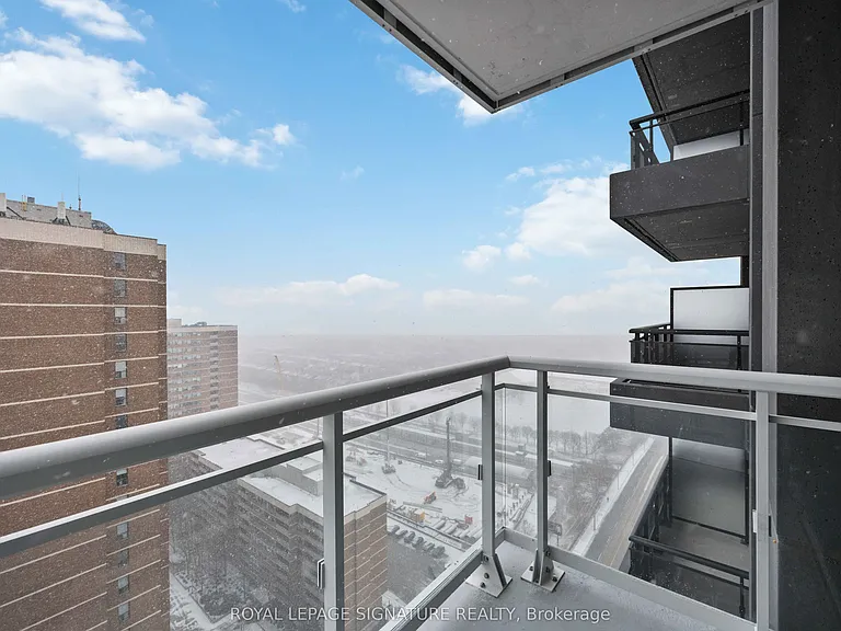 286 Main St #2405 — Photo 31