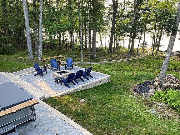 3rd image of 530 Sandy Beach Ln